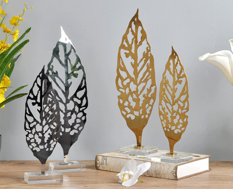 Custom Leaf Shape Shop Window Displays Accessories Artwork Display Stand