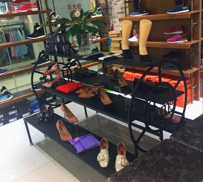 Multi Color Shoe Display Shelves Retail Shoe Display Fixtures Easy